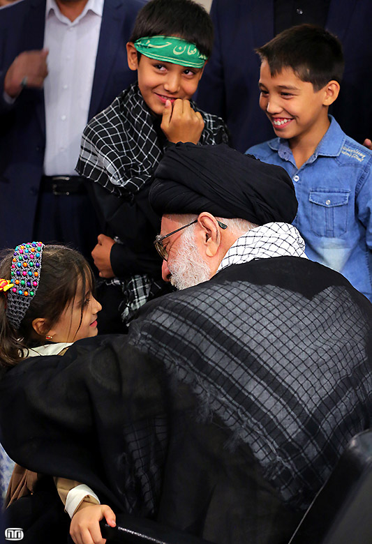 Ayatollah Khamenei-4-Year-Old Girl (2)