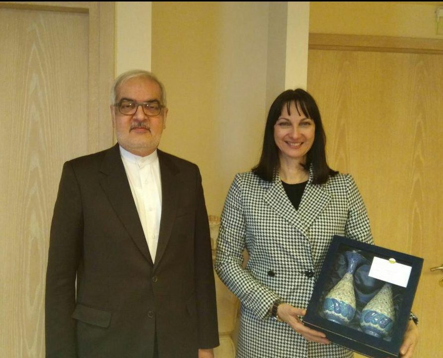 Iran, Greece Call for Promotion of Tourist Ties