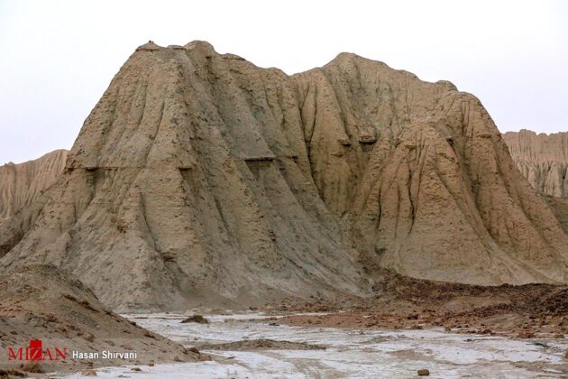 Splendid Beauty of Martian Mountains in SE Iran (5)