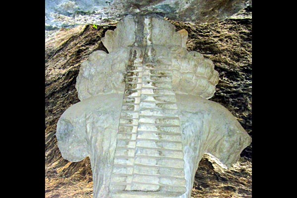 Shapur Cave878