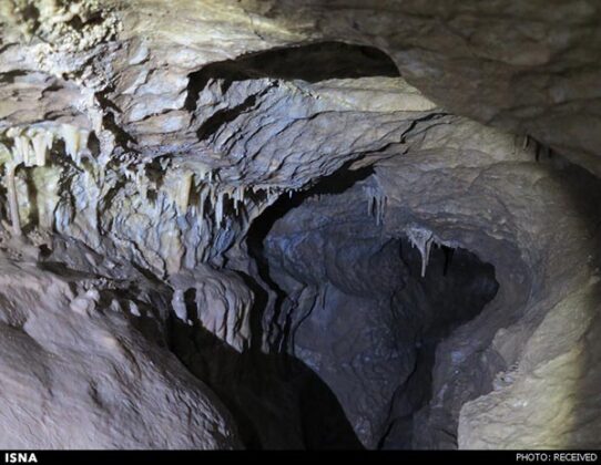 Parau Cave in Iran