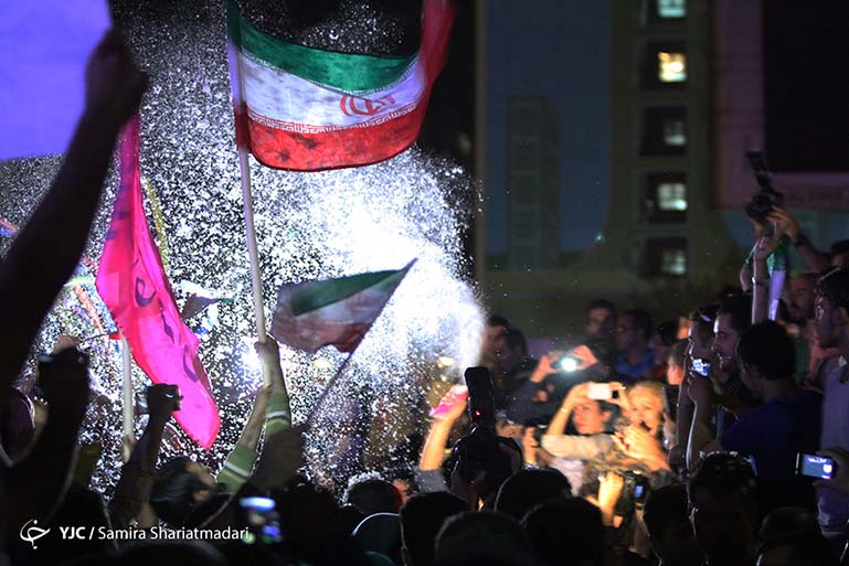Iranians celebrate nuclear 000