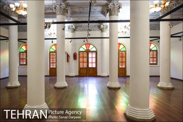 Persian Architecture in Photos: Einoldoleh Mansion