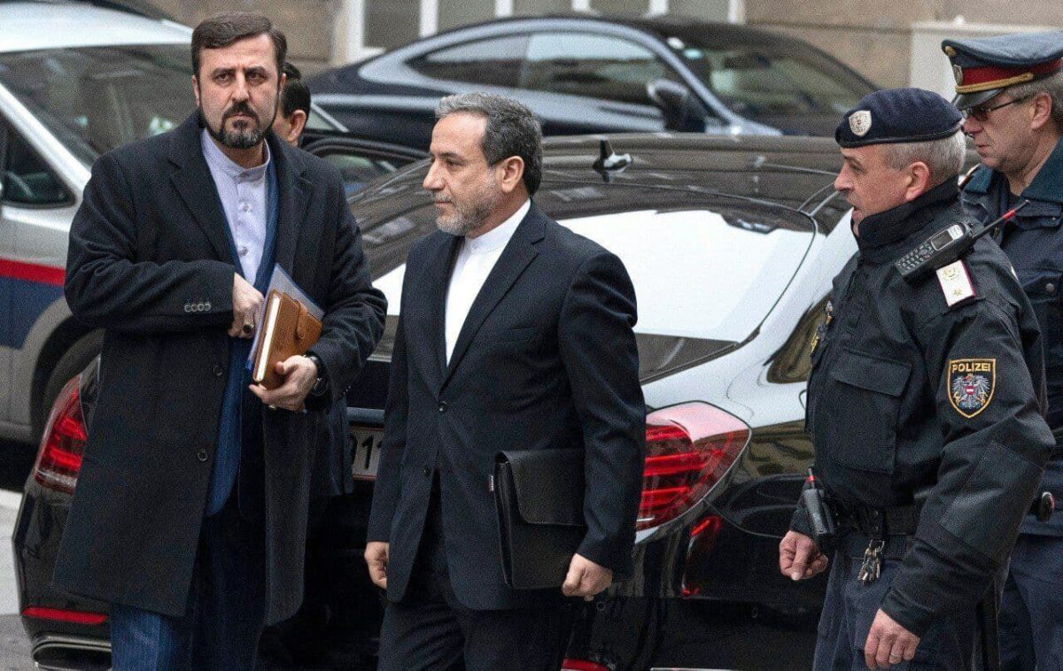Opposition Elements Attempt to Attack Iranian Negotiator in Vienna