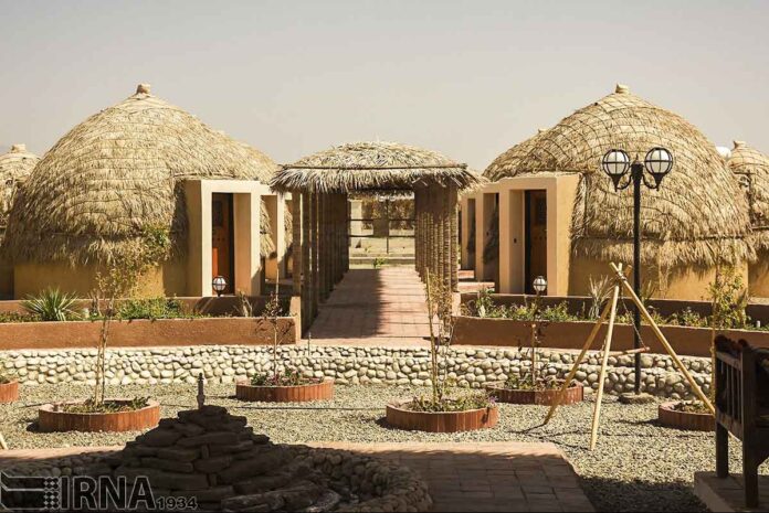 Mud-Hut Hotel-5037582