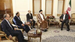 Iranian Foreign Minister Mohammad Javad Zarif (R) meets with Chairman of the Islamic Supreme Council of Iraq (ISCI) Ammar Hakim (S-L) in Tehran, July 10, 2016. (Photo by IRNA)