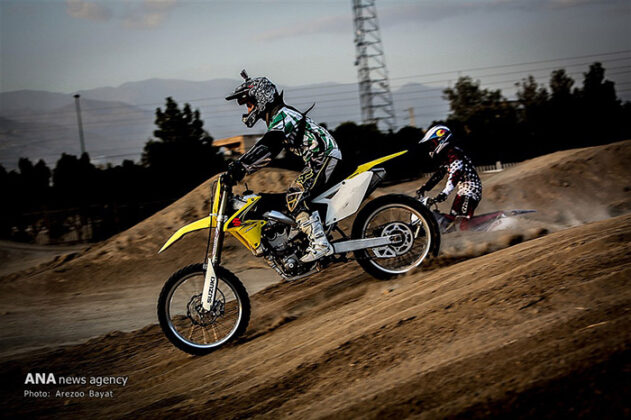 Off-Road Motorcycle Race22_b