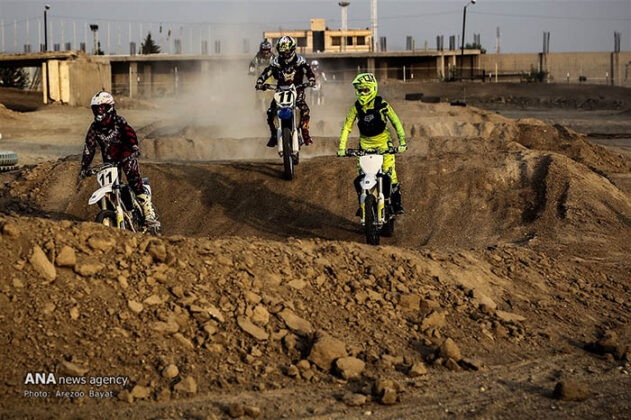 Off-Road Motorcycle Race2_b