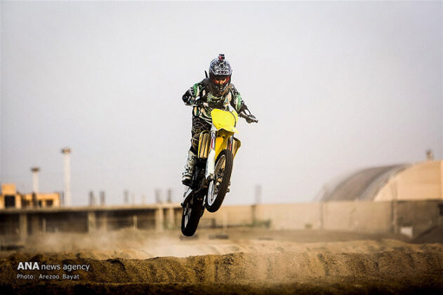 Off-Road Motorcycle Race322_b