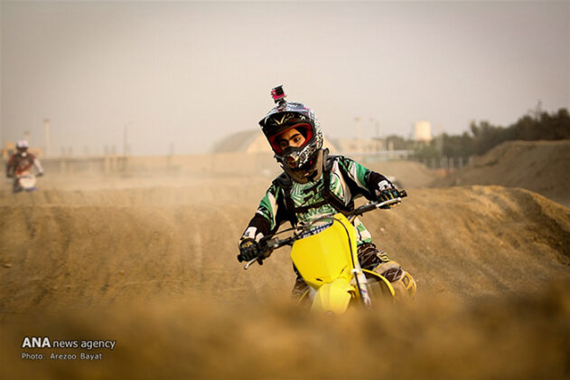 Off-Road Motorcycle Race3_b