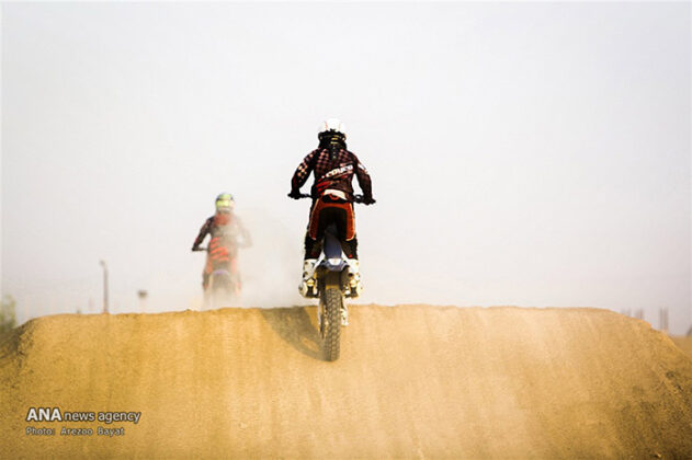 Off-Road Motorcycle Race52_b