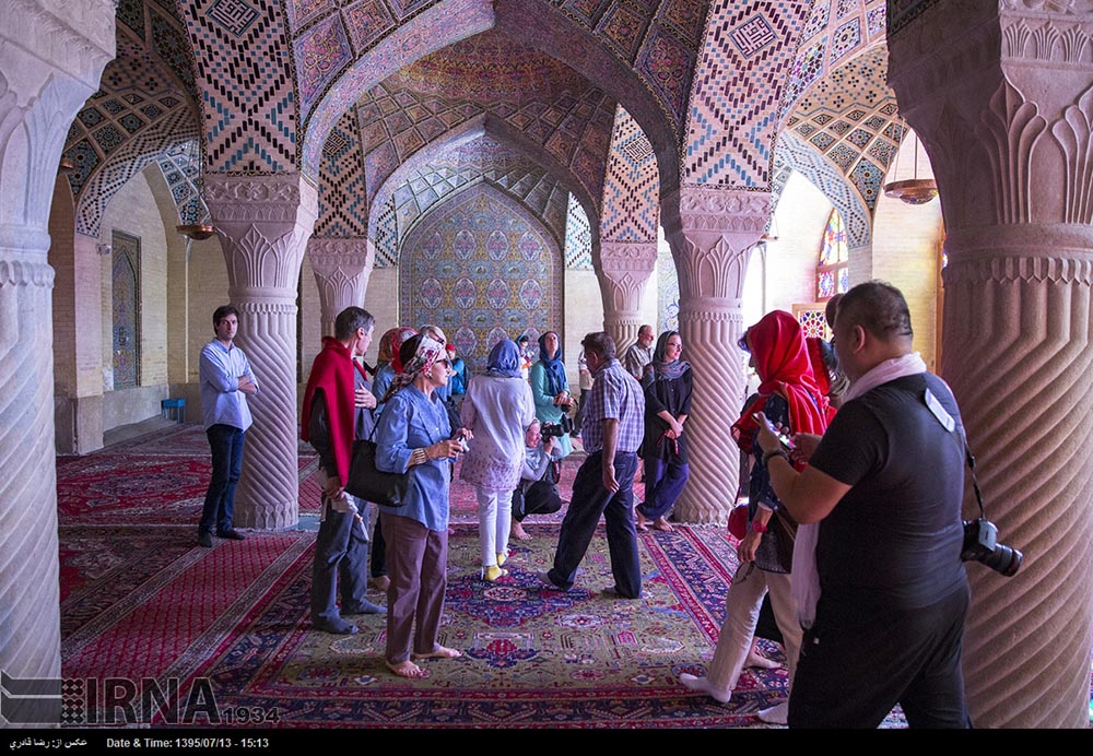 Figures Say Number of Foreign Tourists to Iran Peaked in 2016