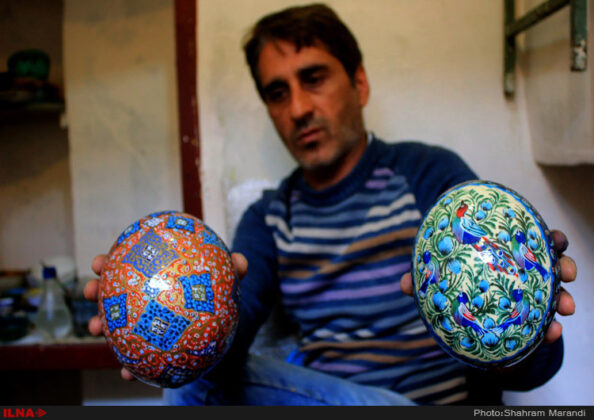 Beautiful Drawings of Iranian Artist on Ostrich Egg