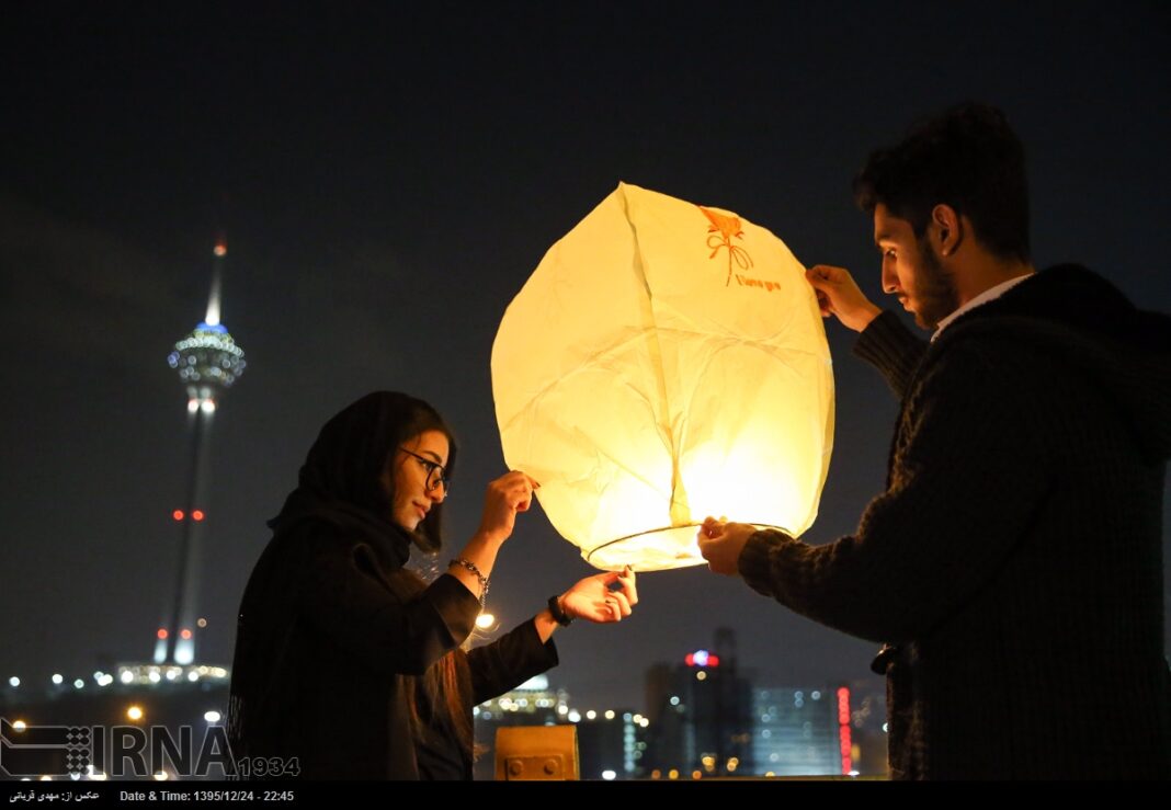 Iranian People Celebrate Persian Fire Festival(16)