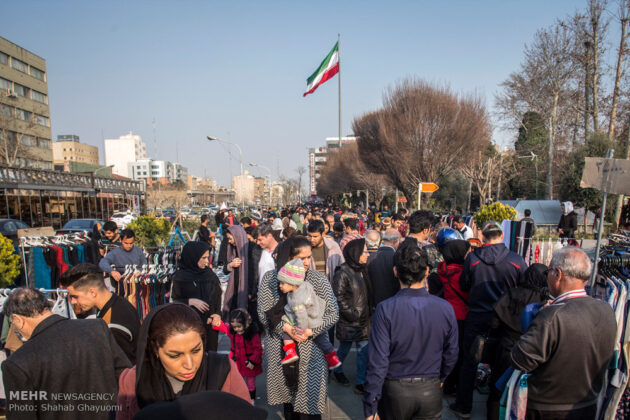 Iranian People Preparing for Nowruz (7)