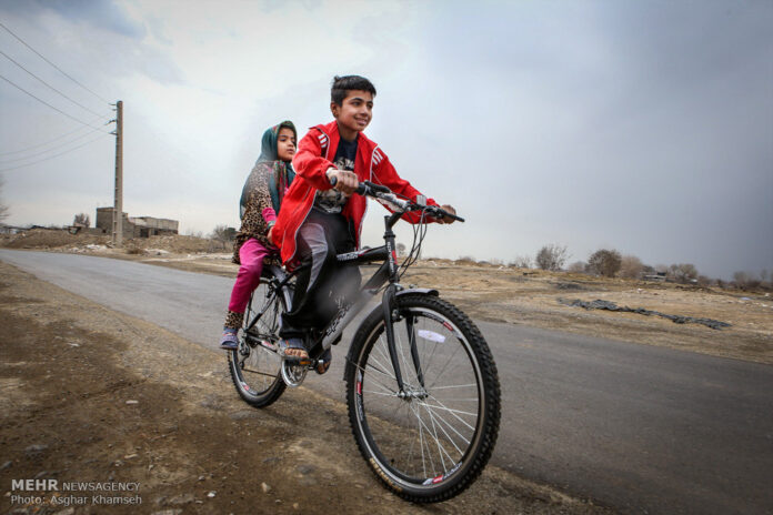 Iranian Charity Brings Smile to Faces of Immigrant Family (32)