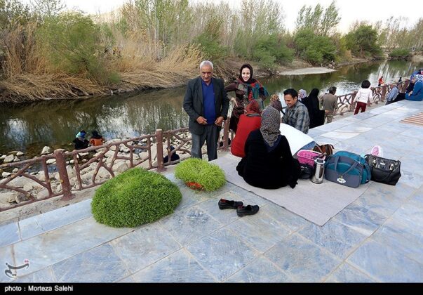 Iranians Celebrate Nature Day in Outdoor Picnics