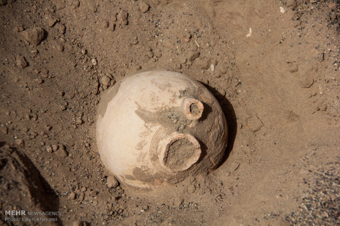 Sand Storm in Southern Iran Unearths Ancient City (6)