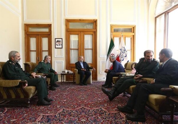 Top IRGC Commanders Meet Iran’s Parliament Speaker (4)