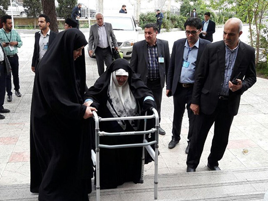 Veteran Activist Defends Women’s Presidency in Iran