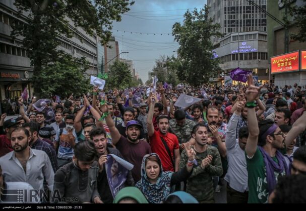 Iranian People Flock to Streets to Celebrate Rouhani’s Re-Election