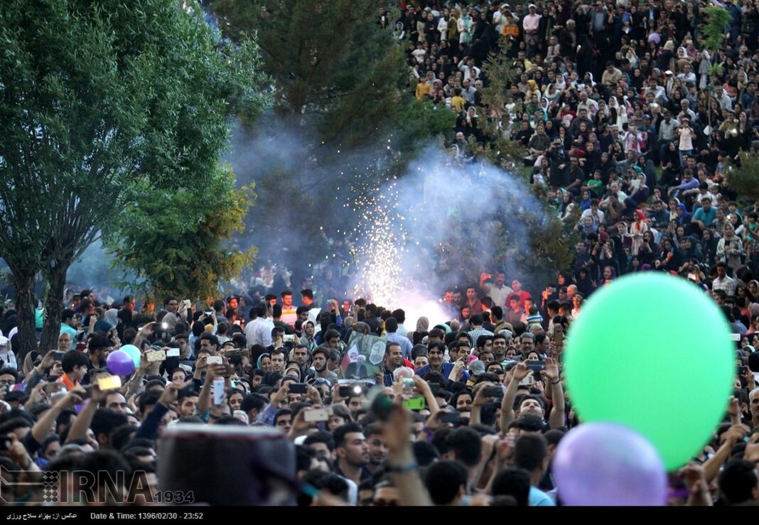 Iranian People Flock To Streets To Celebrate Rouhani’s Re-Election