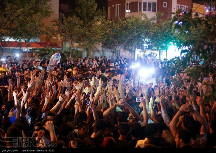 Iranian People Flock To Streets To Celebrate Rouhani’s Re-Election