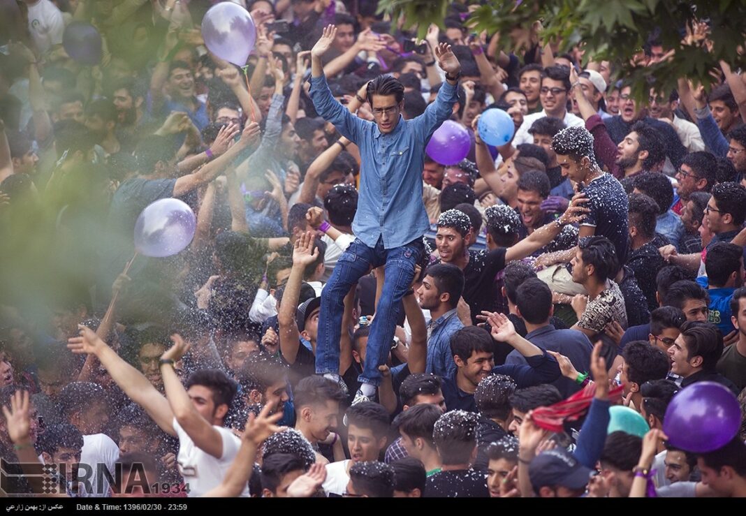 Iranian People Flock To Streets To Celebrate Rouhani’s Re-Election