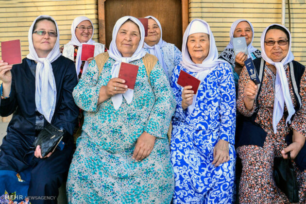 People from All Walks of Life Vote in Iran Elections (Photos)