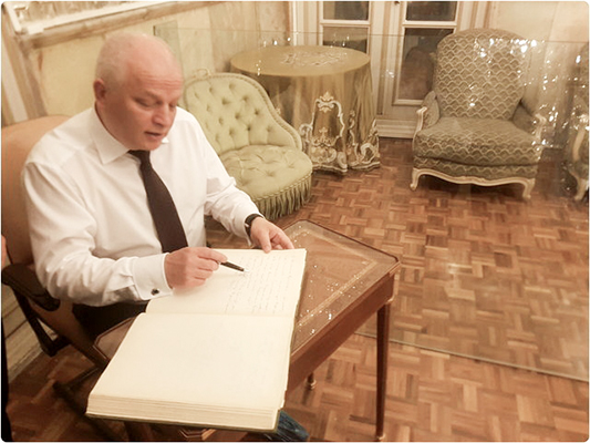 Foreign Dignitaries Visit Tehran’s Museums