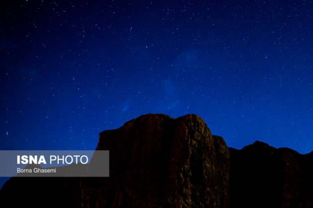 Perseids Meteor Shower in Iran Central Deserts (Photos)