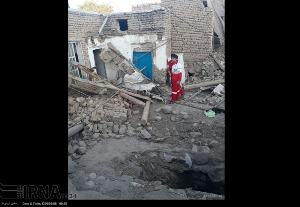 4.9-Magnitude Quake Wounds 13 People in Northwestern Iran