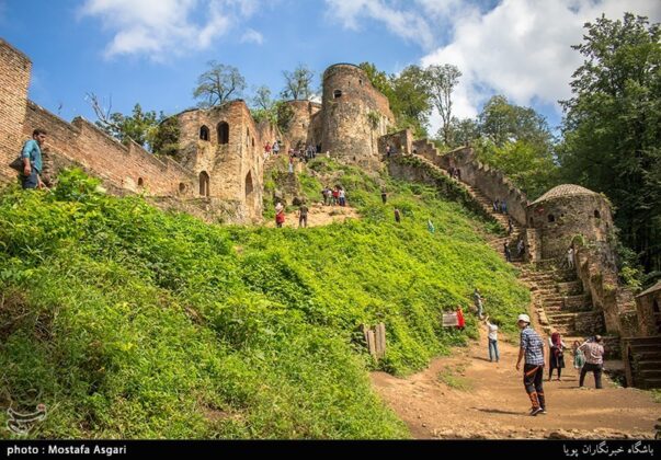 Iran’s Beauties in Photos: Enchanting Rudkhan Castle14