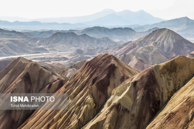 Iran’s Beauties in Photos: Colourful Mountains