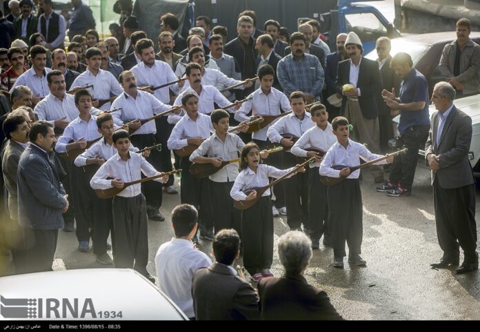 Playing Tanbur; Ancient Ritual in Iranian City of Dalahu1