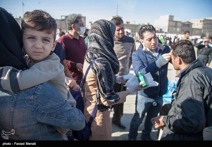 Iranian Army, IRGC Working Together to Rescue Quake-Hit People