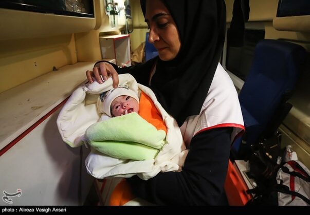 Two Babies Born in Makeshift Hospital amid Iran Earthquake2