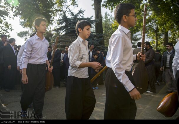 Playing Tanbur; Ancient Ritual in Iranian City of Dalahu8