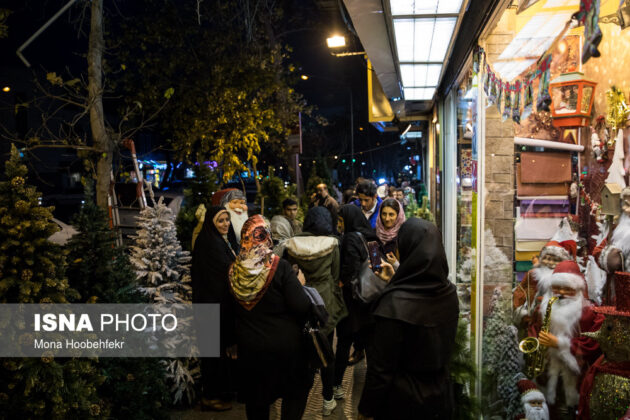 Christmas Shopping Thrives in Iranian Capital