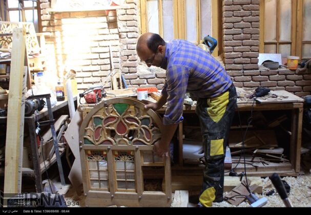 Tabriz in Photos: Forgotten Art of Building Sash Windows
