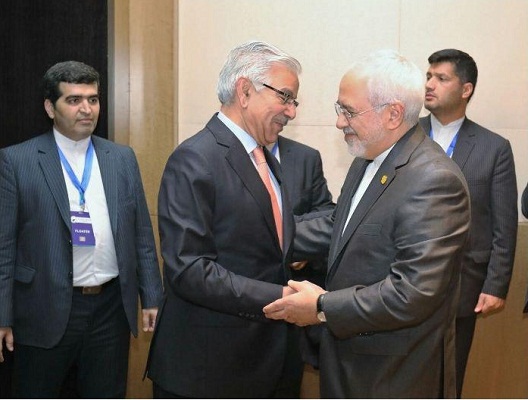 Iran, Pakistan Discuss Banking, Energy Ties