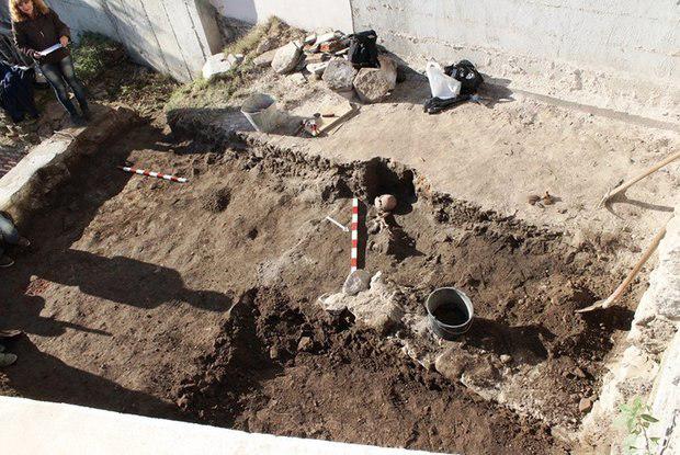 Remains of Medieval Warrior with Arrow in Chest Found in Bulgaria