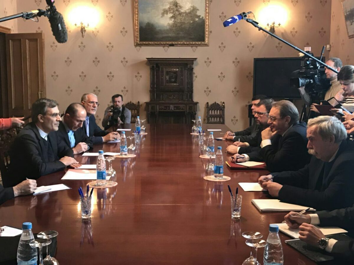 Iranian, Russian Diplomats Discuss Regional Issues in Moscow