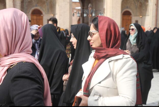 Families of Foreign Diplomats Visit Historic Sites of Iran’s Qazvin