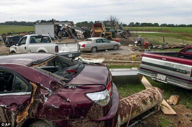 At Least Five Killed after Heavy Storms Hit Central US