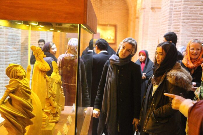 Families of Foreign Diplomats Visit Historic Sites of Iran’s Qazvin