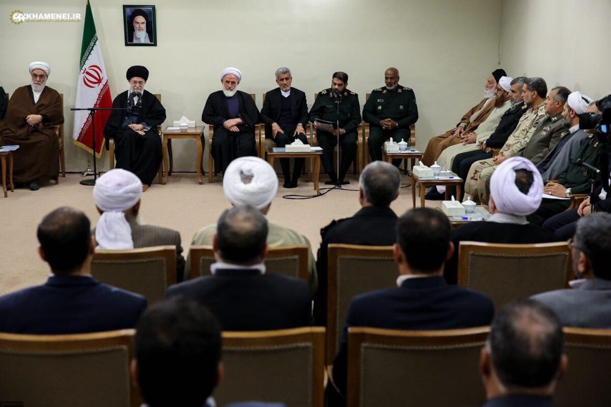 Leader Praises Peaceful Coexistence of Shiite, Sunni Muslims in Iran