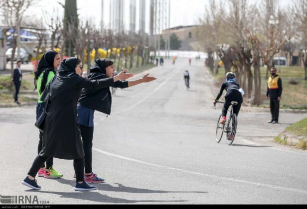 Iran Holds First Women’s Triathlon National Championship