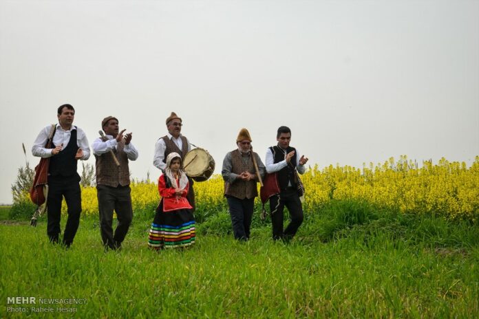 ‘Nowruz Khani’ Ritual Heralds Advent of Persian New Year