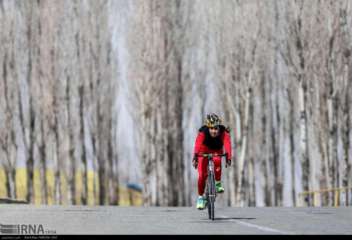 Iran Holds First Women’s Triathlon National Championship